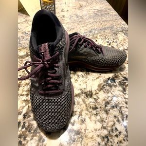 Women’s Brooks Revel Running Shoes Size 8